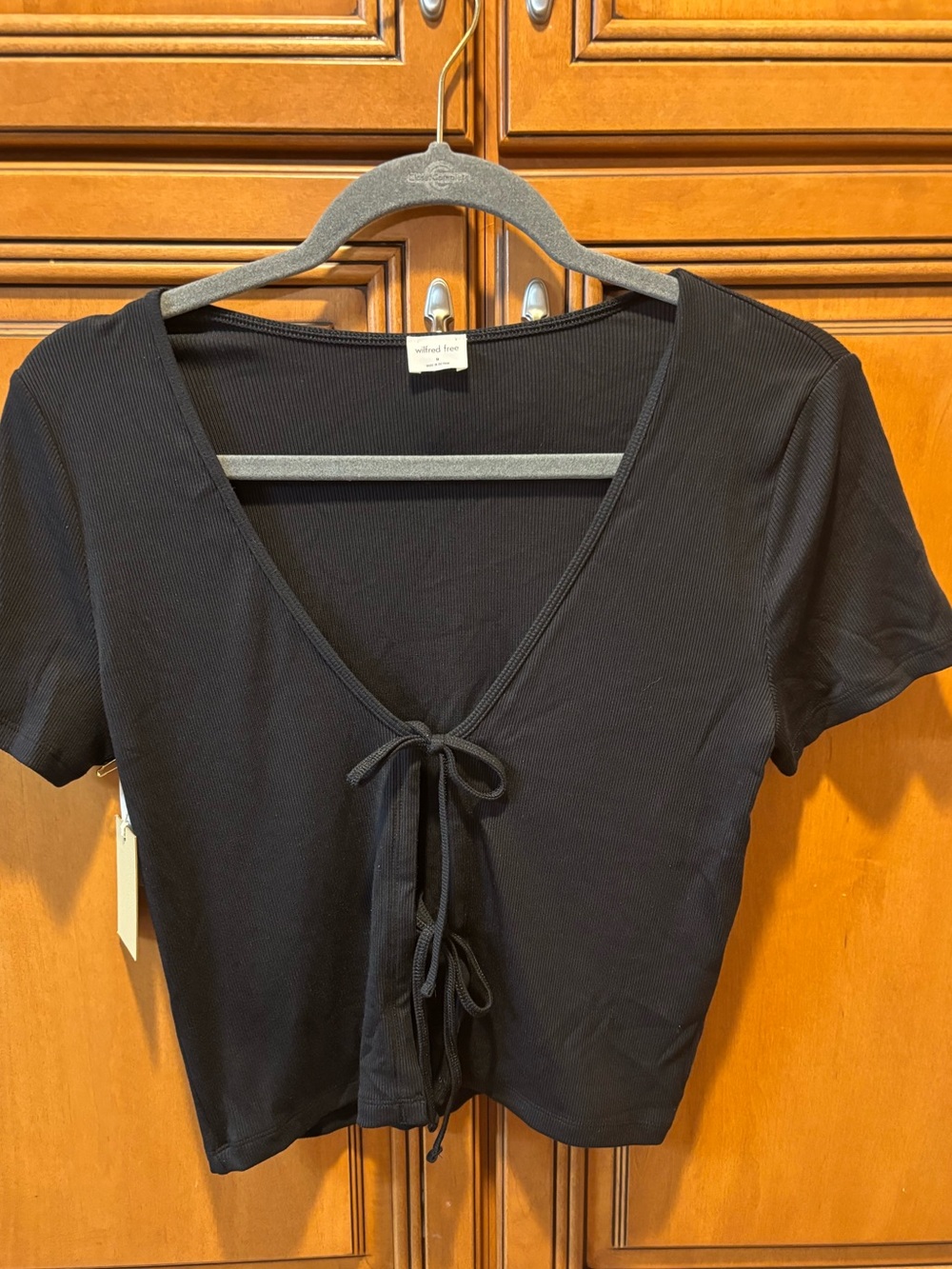 *NWT* Wilfred Free Black Ribbed Tie-Front Crop Top. Size:M